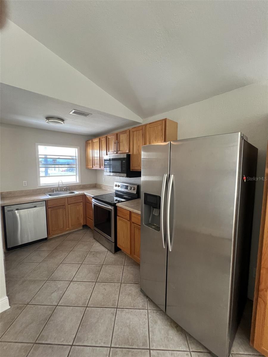 WILLOW LAKE - Residential Lease