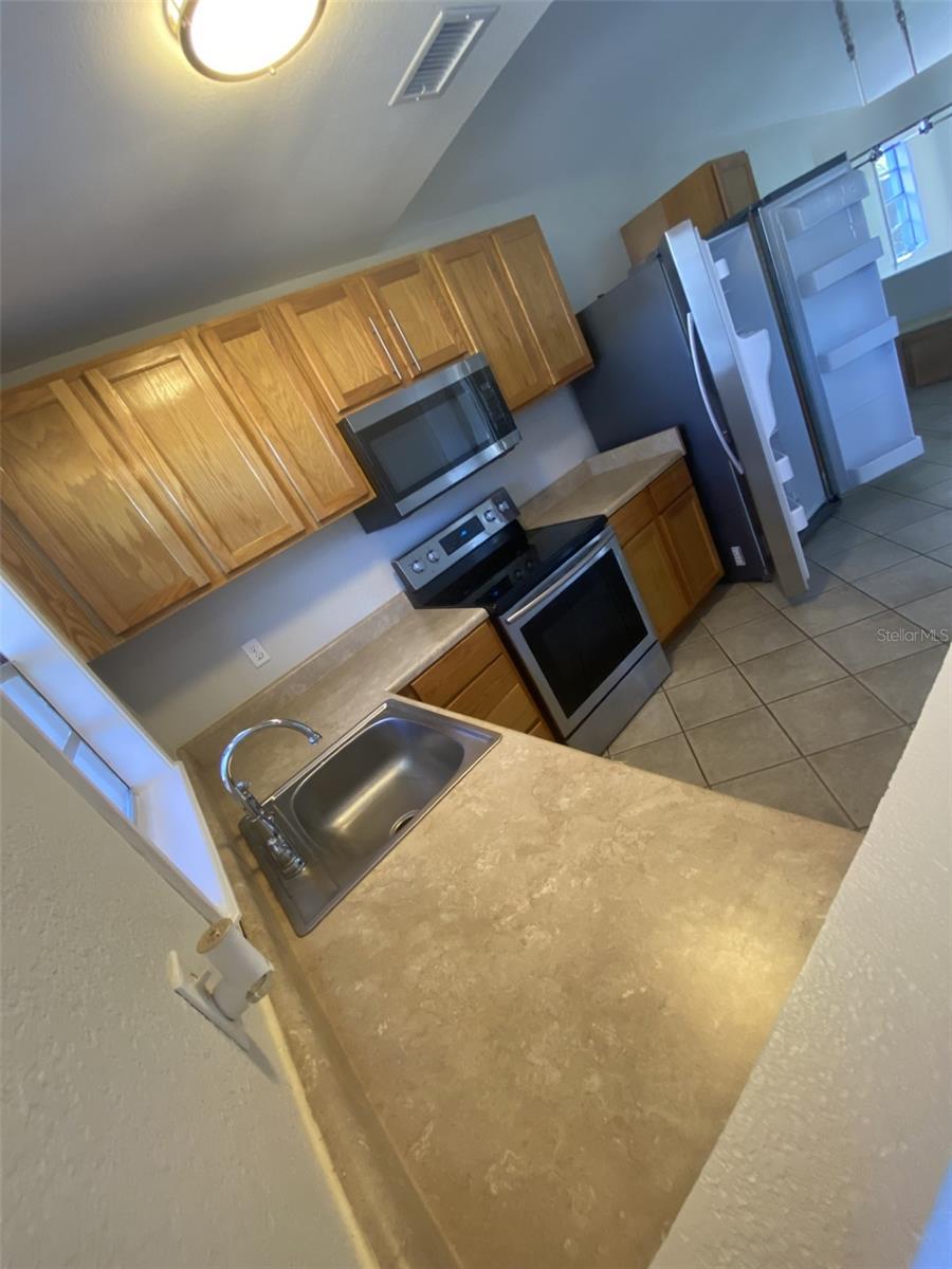WILLOW LAKE - Residential Lease