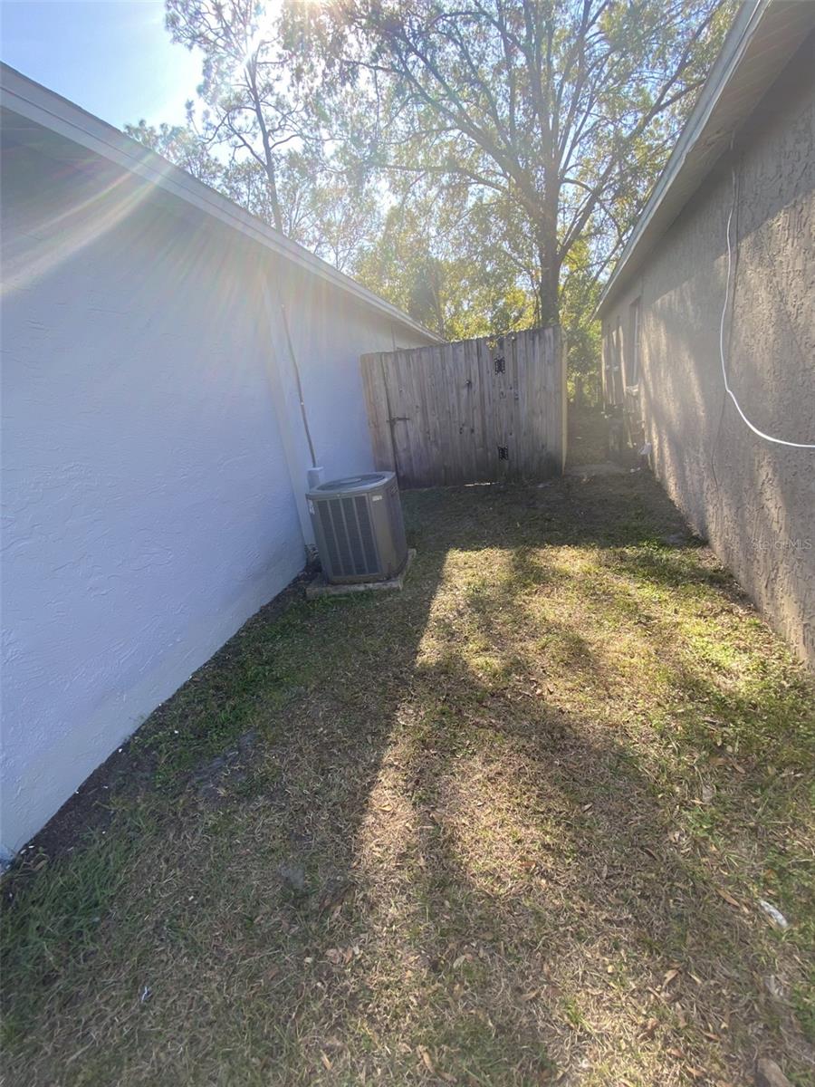 WILLOW LAKE - Residential Lease
