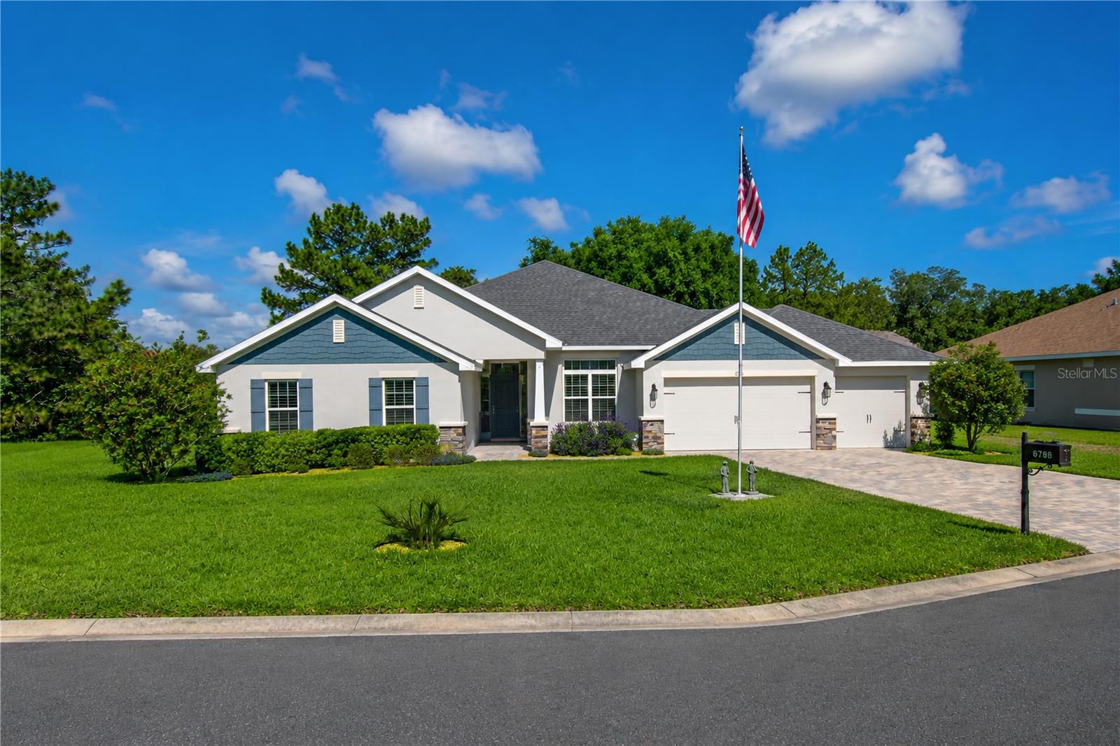 JULIETTE FALLS - Residential