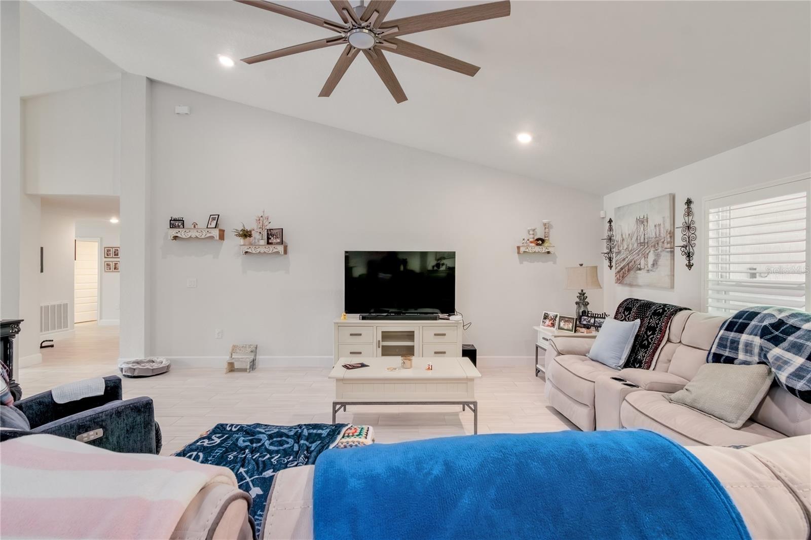 JULIETTE FALLS - Residential