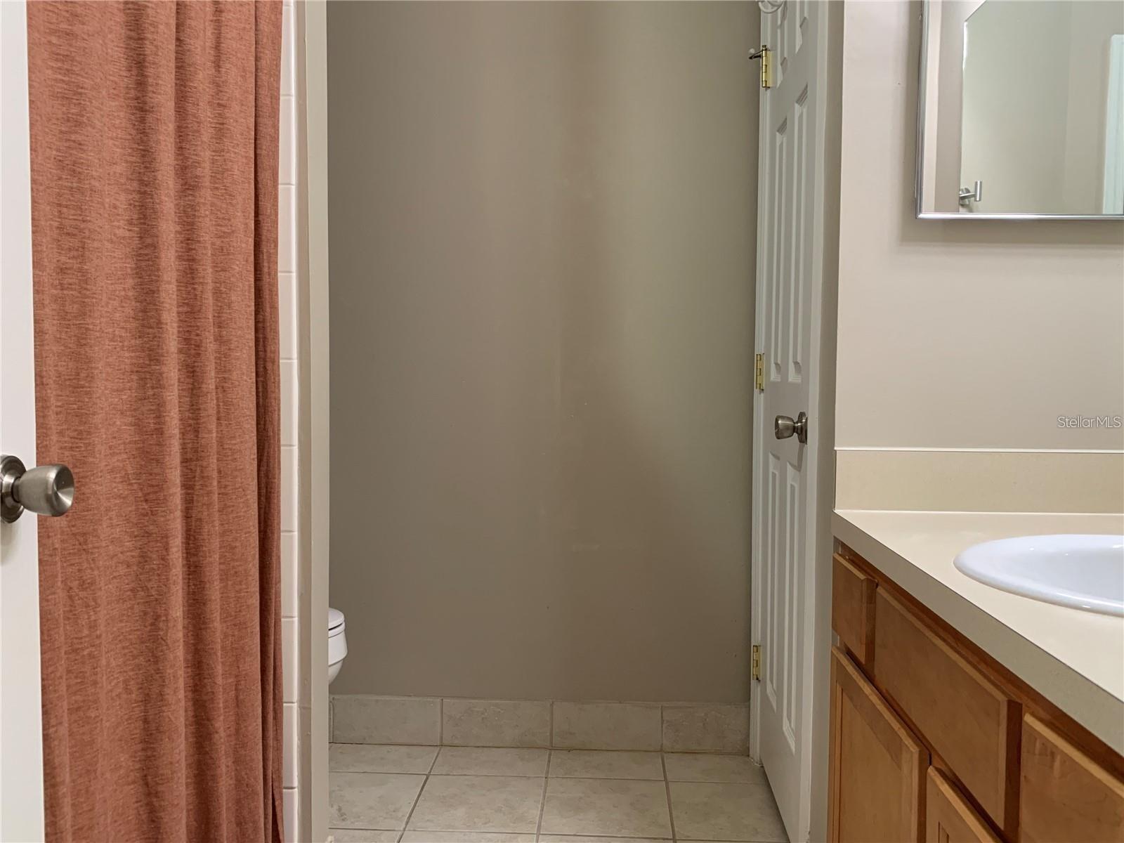 GARLAND CONDOS - Residential Lease