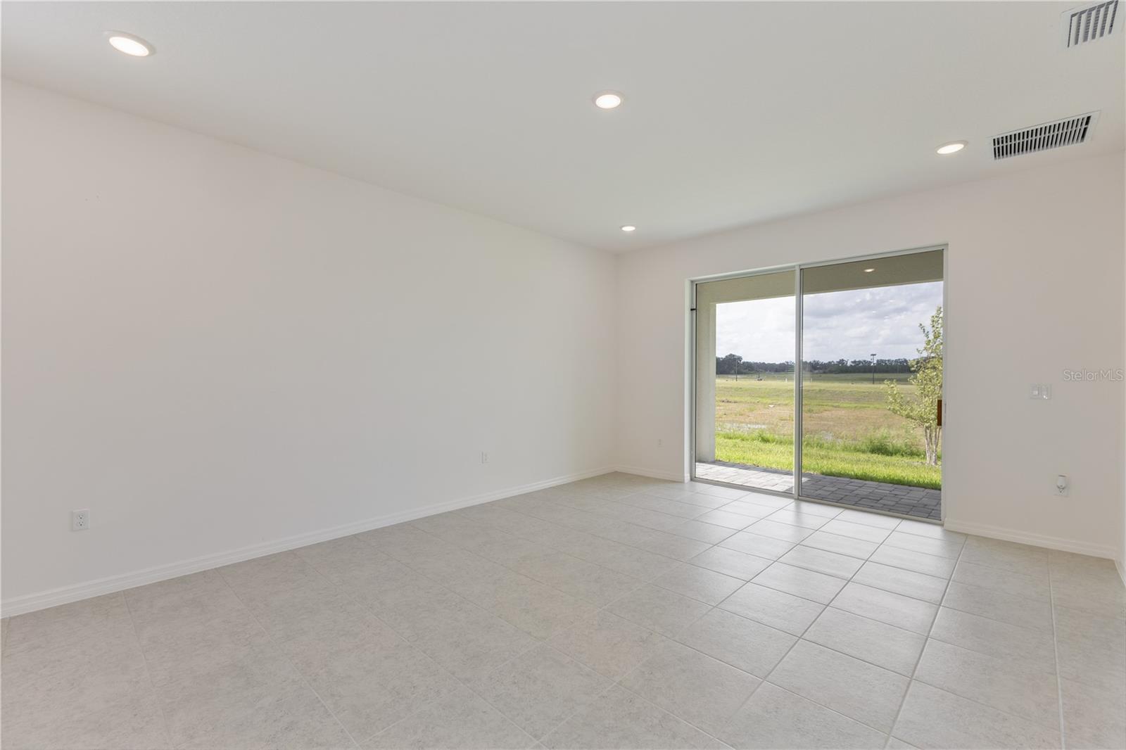 HIGHFIELD AT TWISTED OAKS - Residential