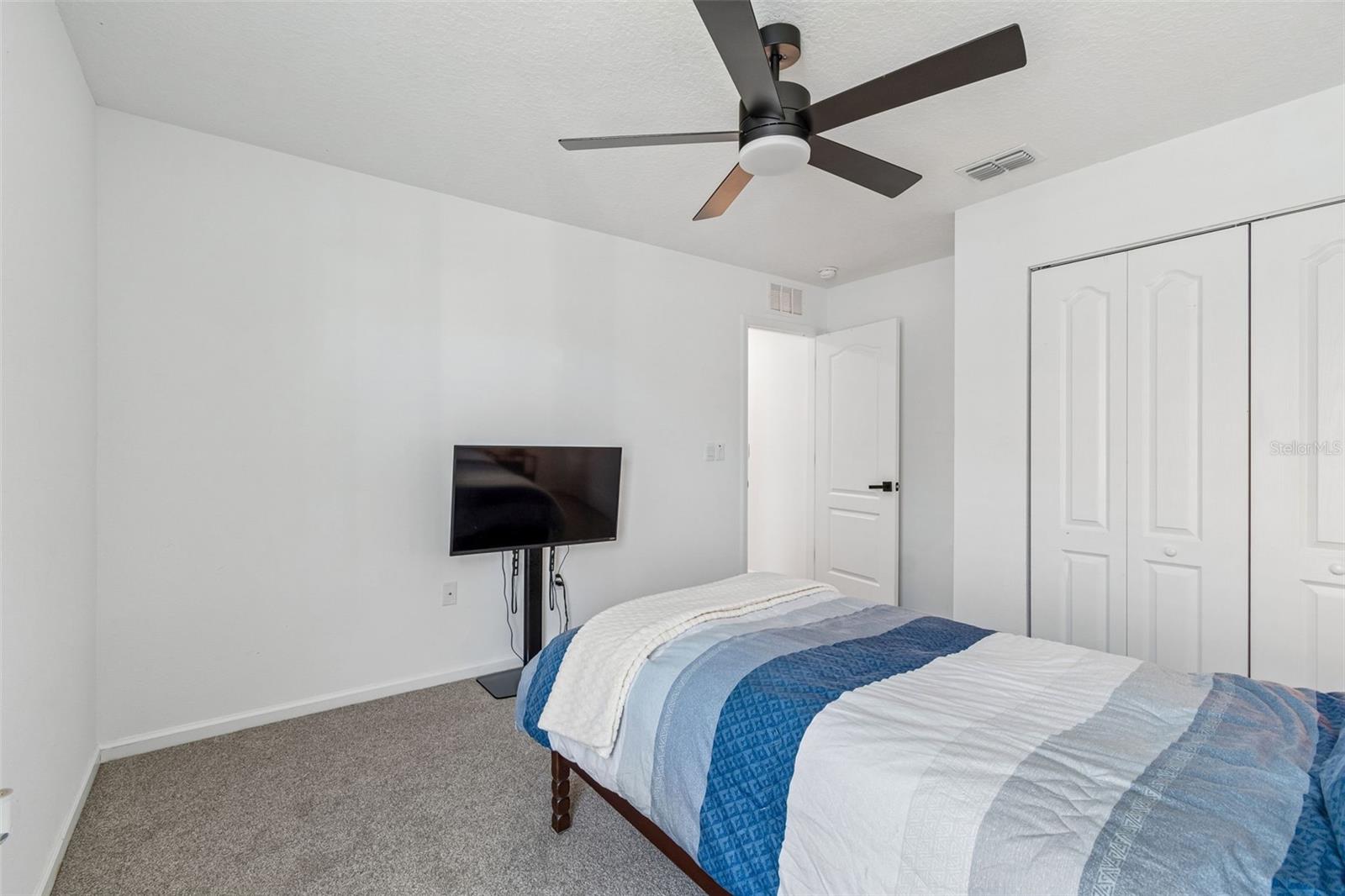 RAVENSWOOD VILLAGE - Residential