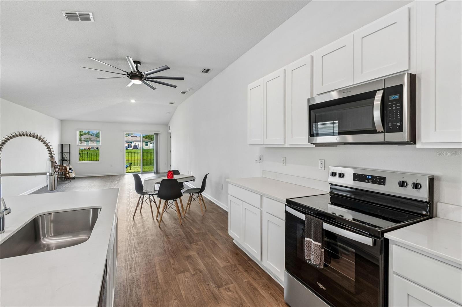 RAVENSWOOD VILLAGE - Residential