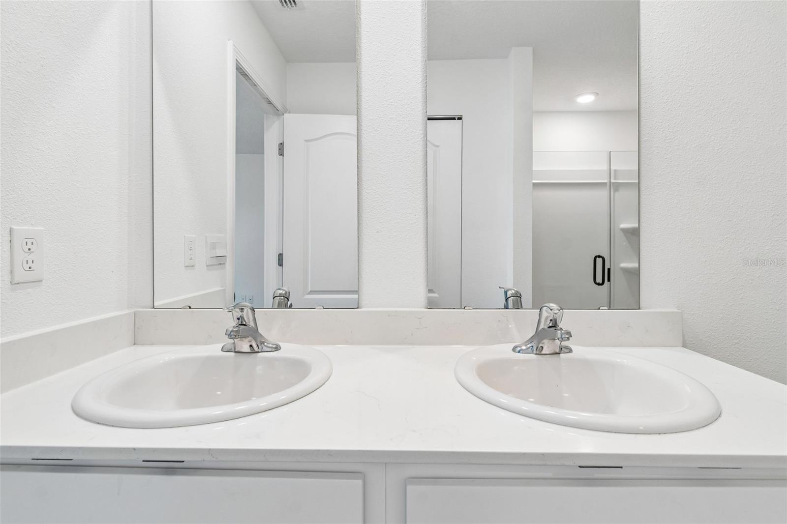 RAVENSWOOD VILLAGE - Residential
