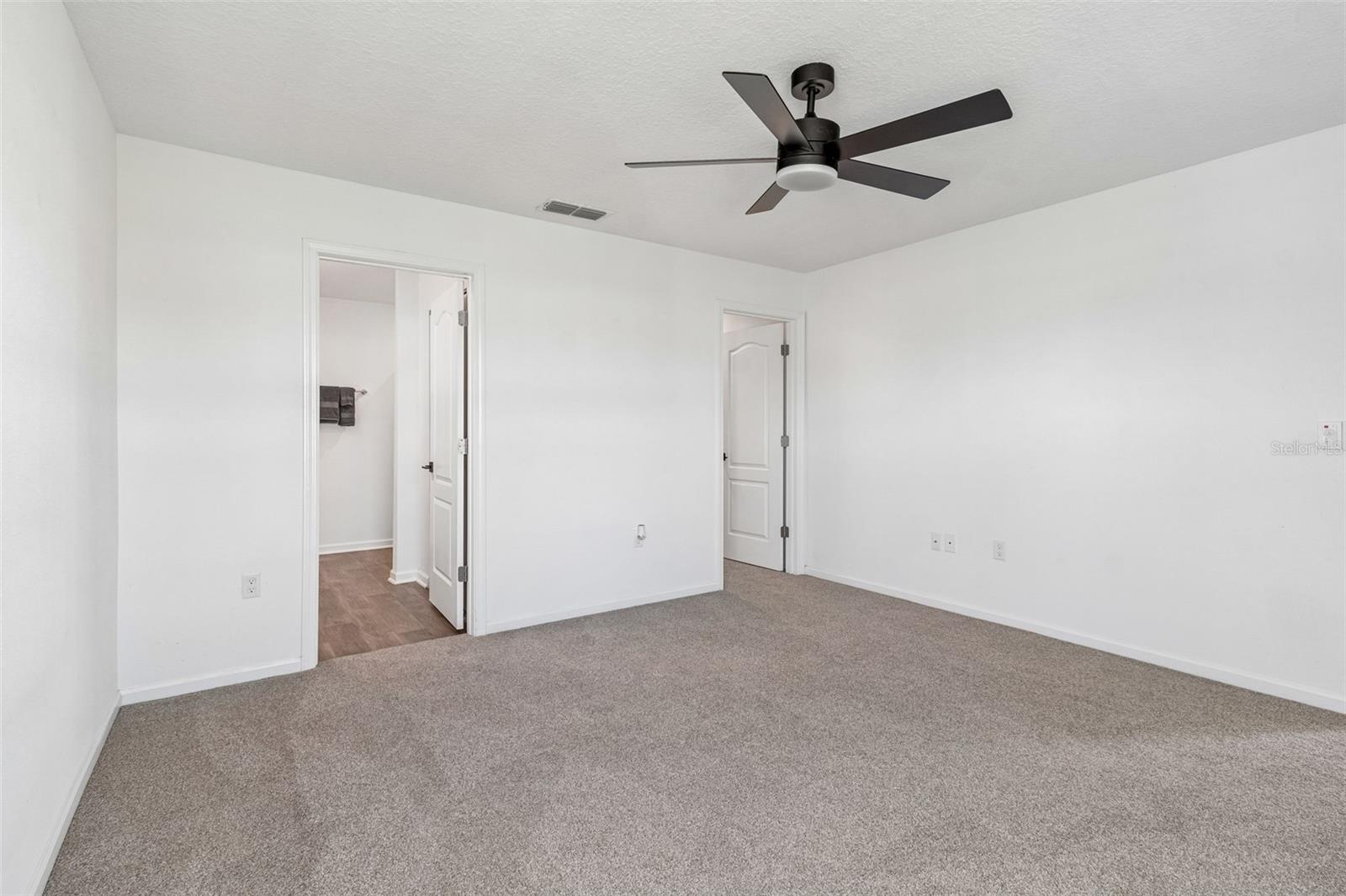 RAVENSWOOD VILLAGE - Residential