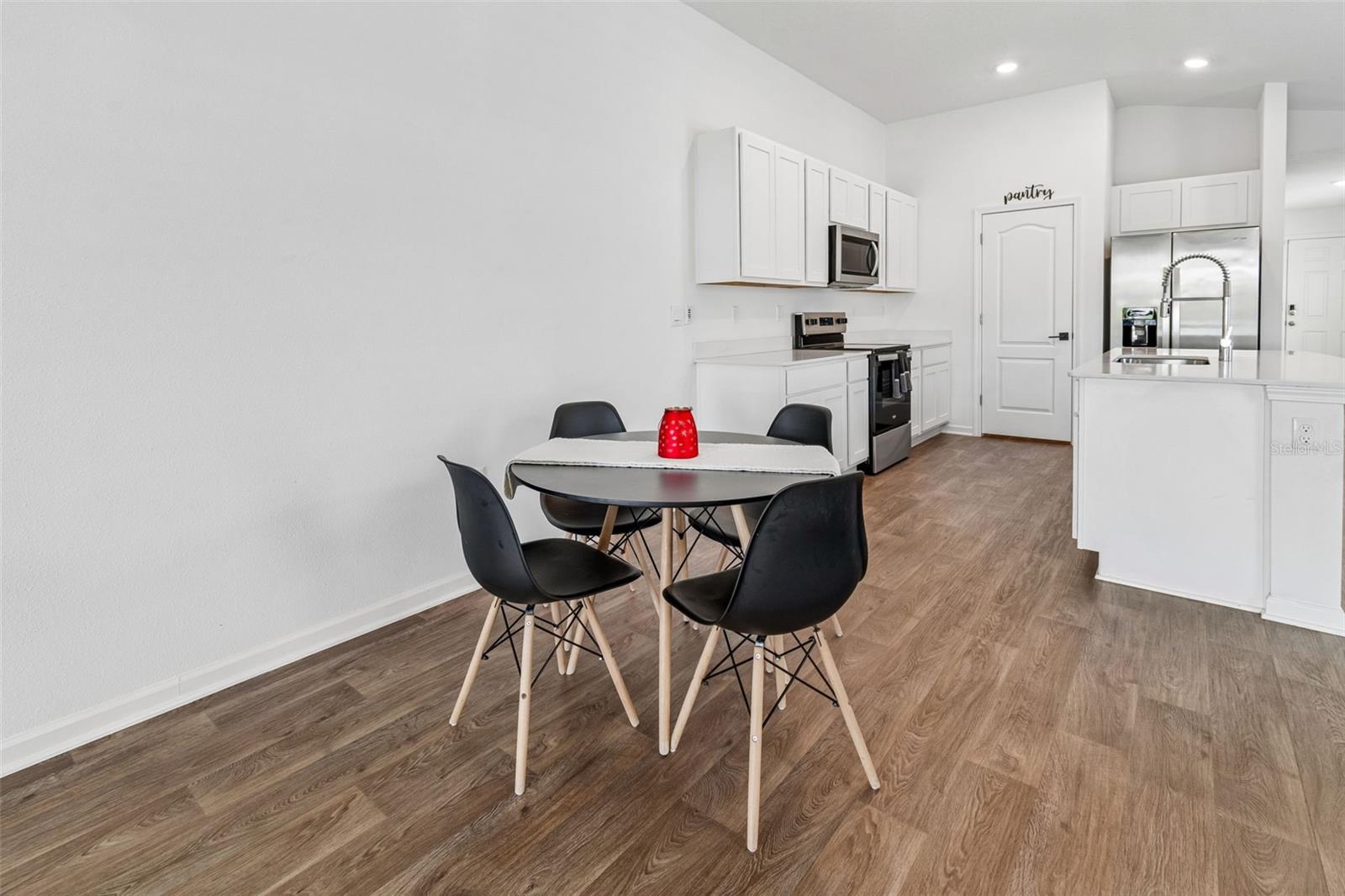 RAVENSWOOD VILLAGE - Residential
