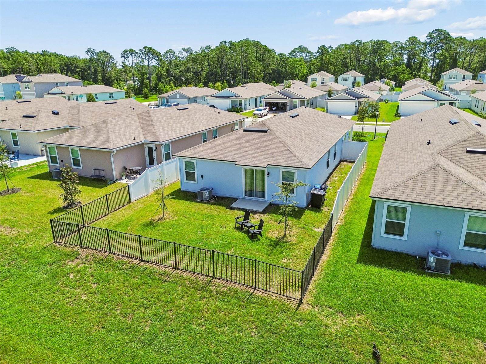 RAVENSWOOD VILLAGE - Residential