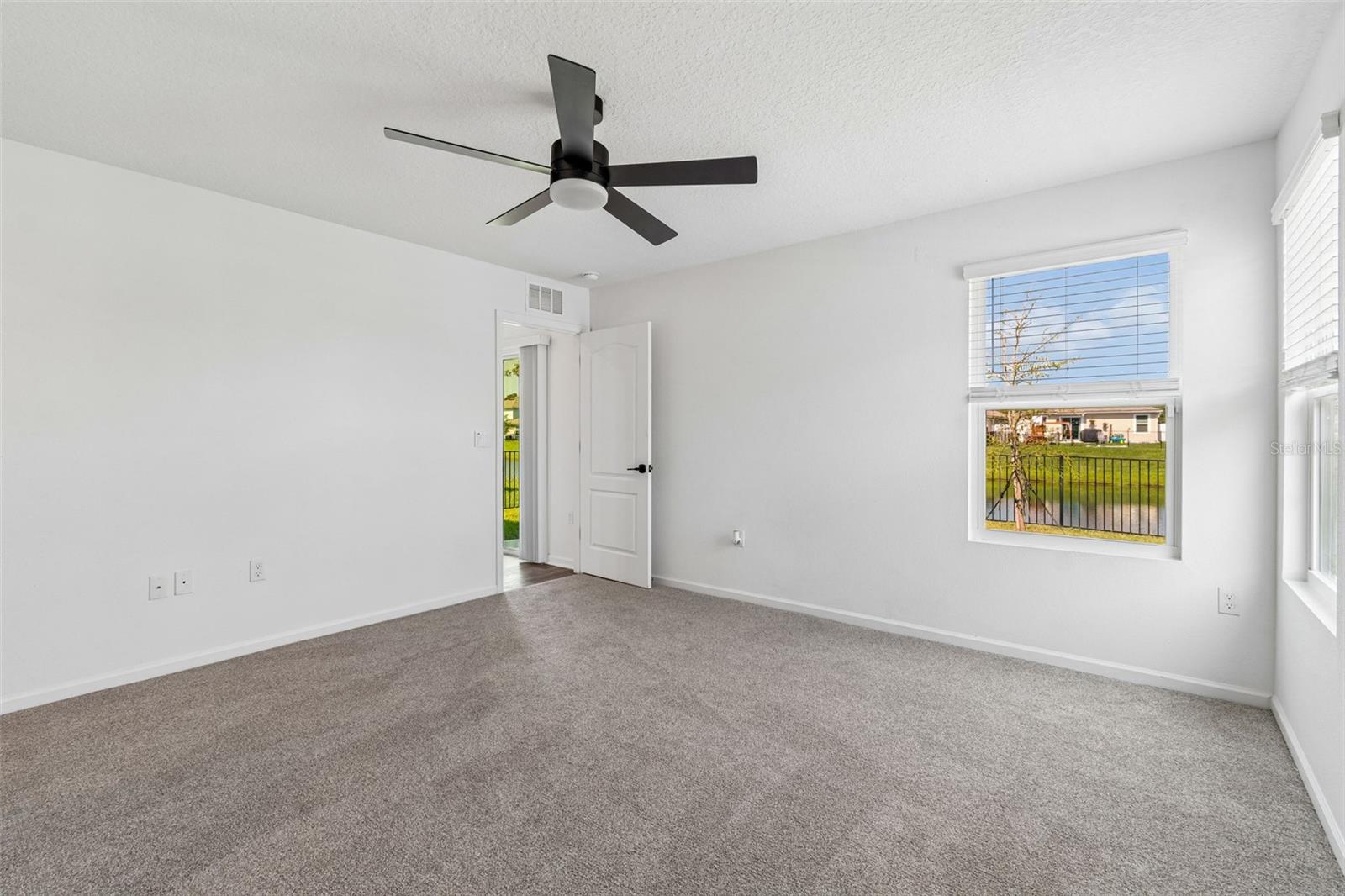 RAVENSWOOD VILLAGE - Residential