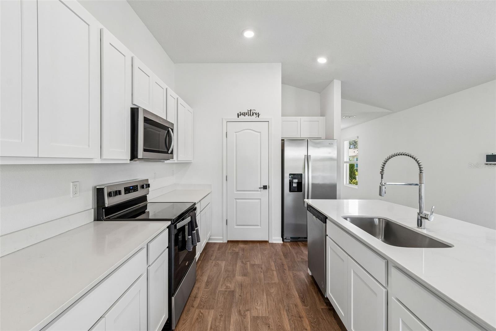 RAVENSWOOD VILLAGE - Residential