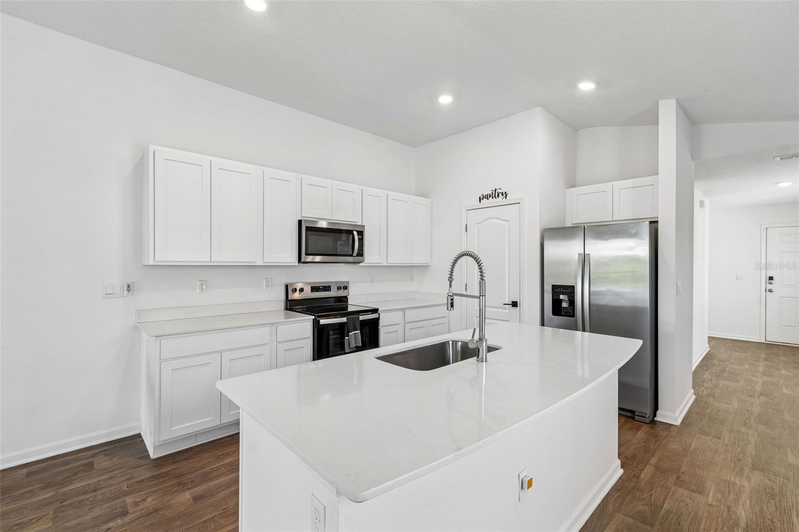 RAVENSWOOD VILLAGE - Residential