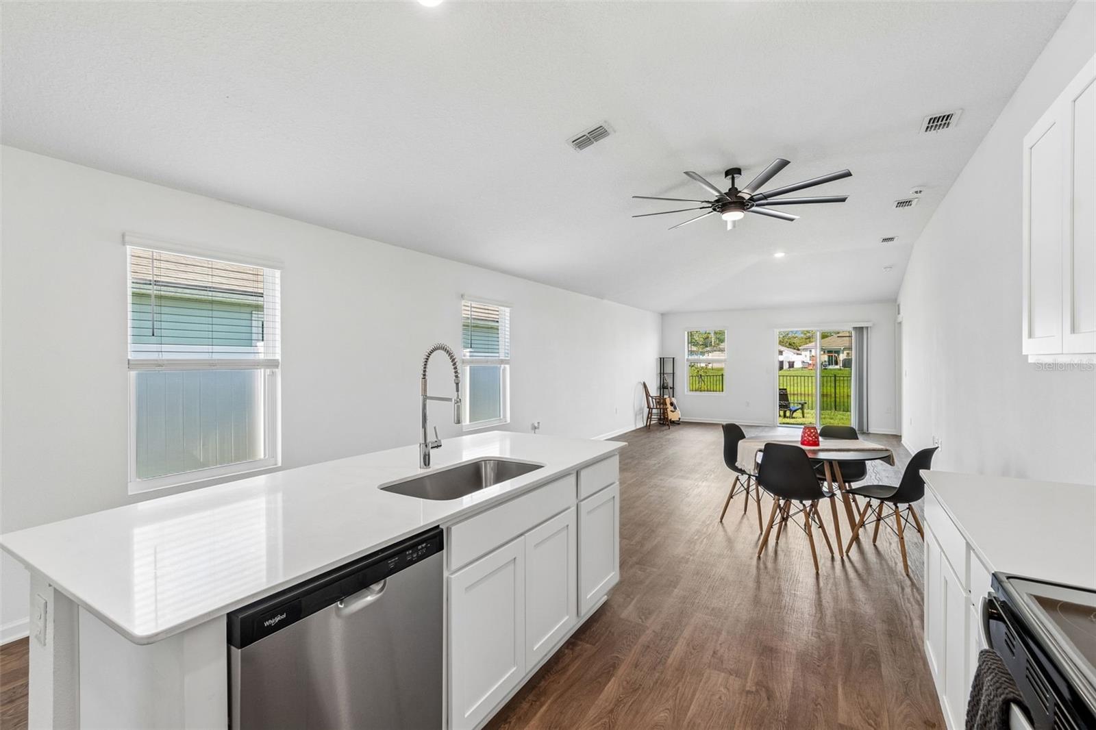 RAVENSWOOD VILLAGE - Residential