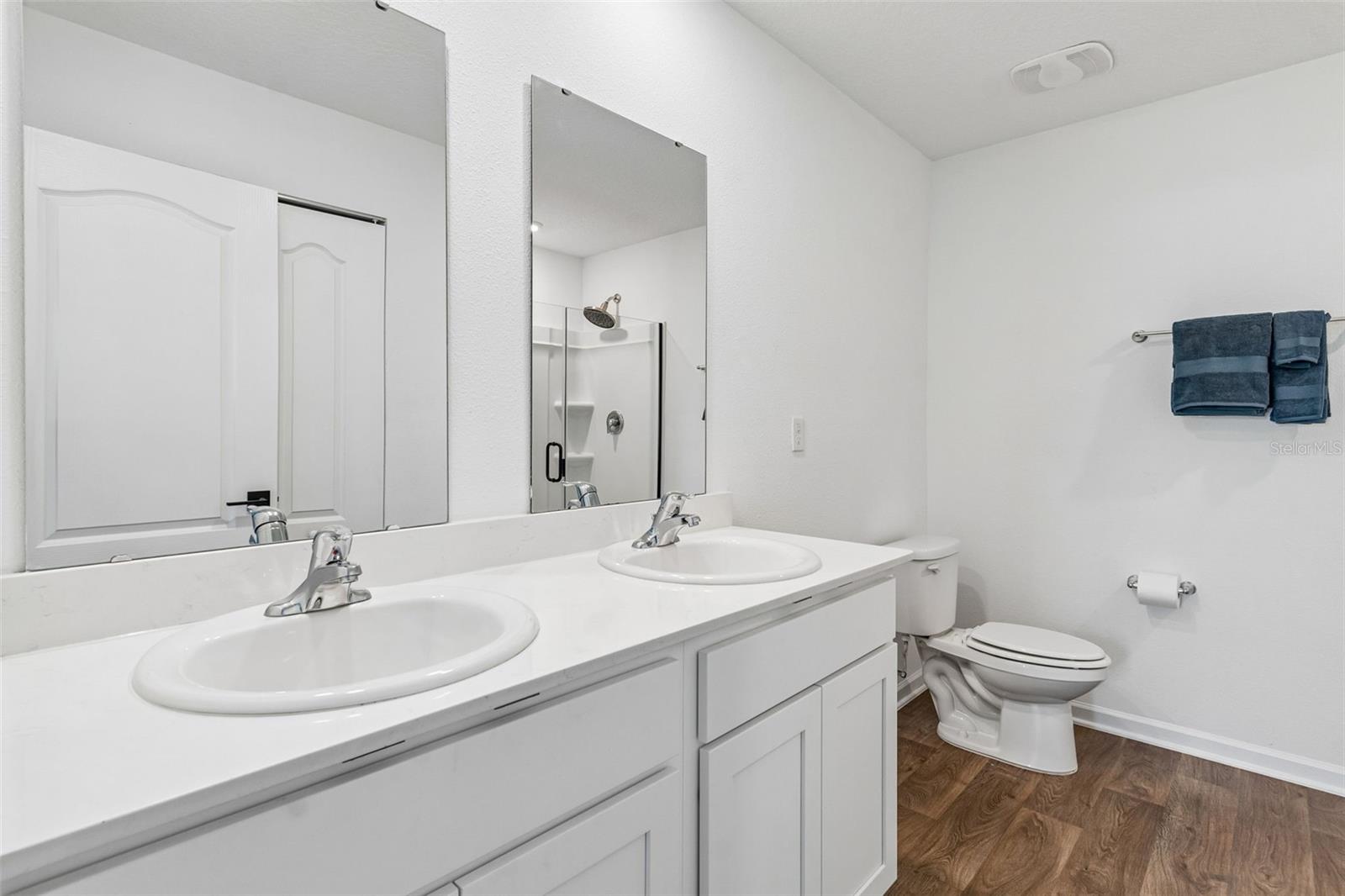 RAVENSWOOD VILLAGE - Residential