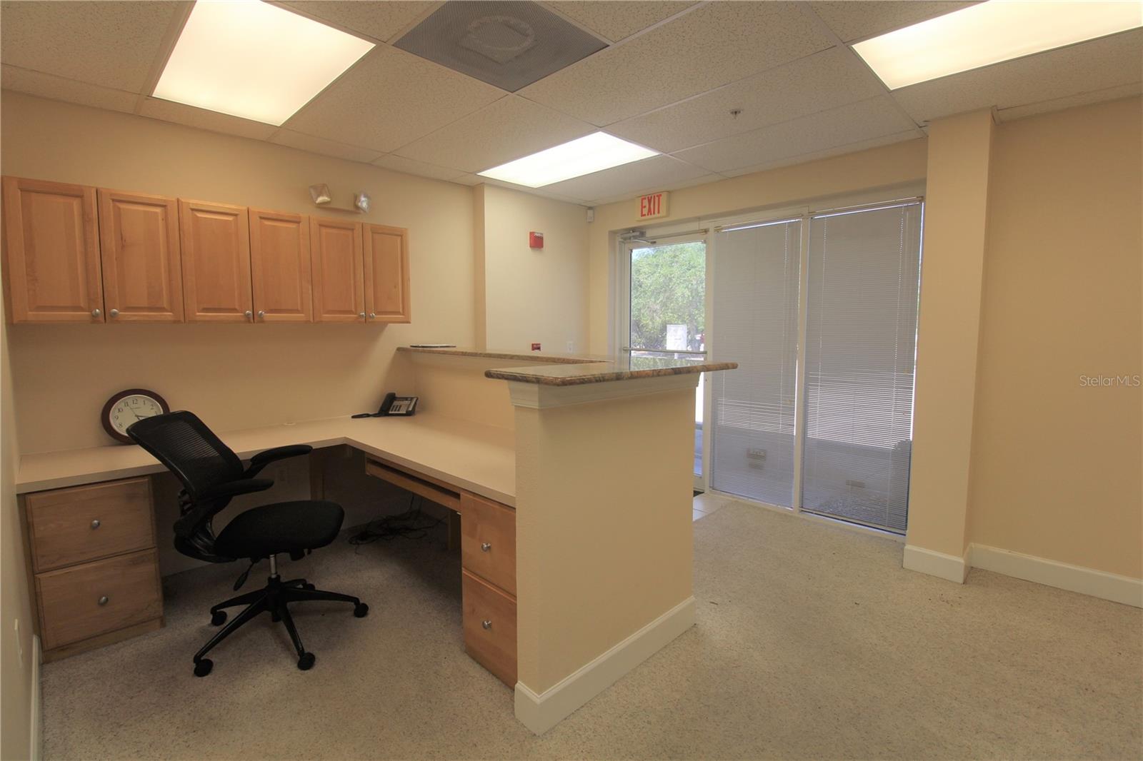 VICTORIA PLAZA - Commercial Lease