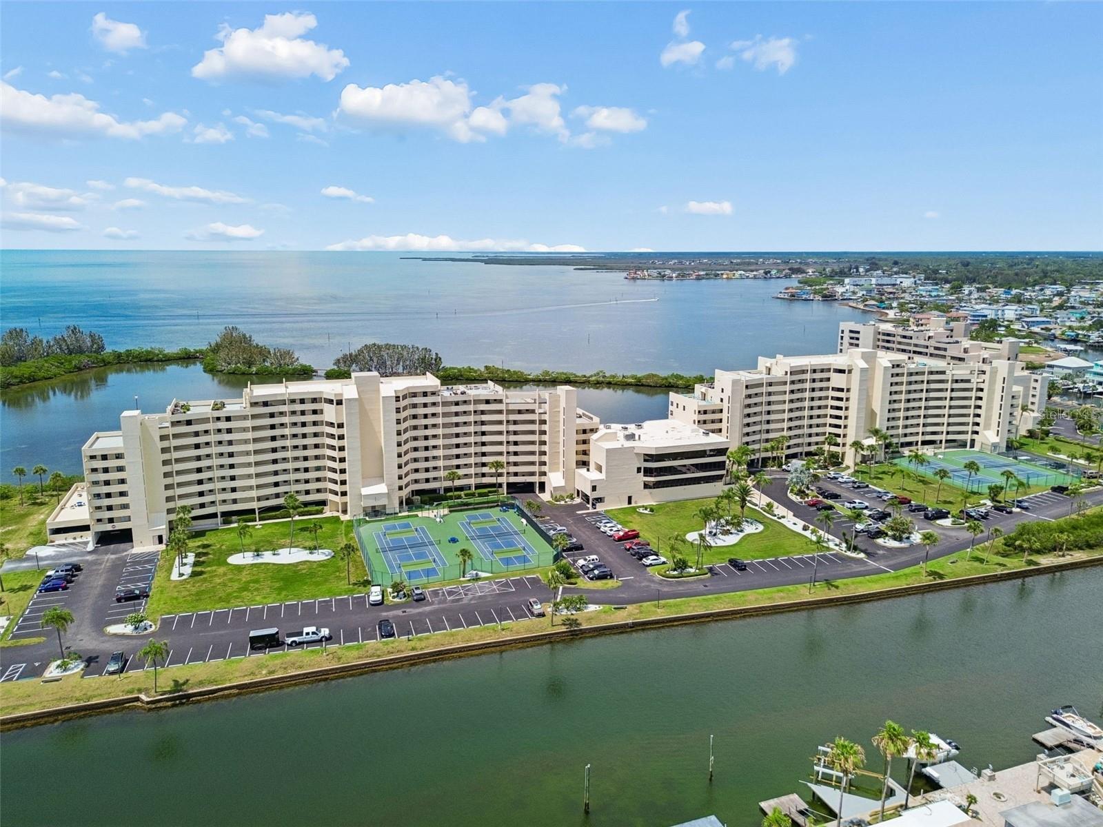 GULF ISLAND BEACH TENNIS - Residential