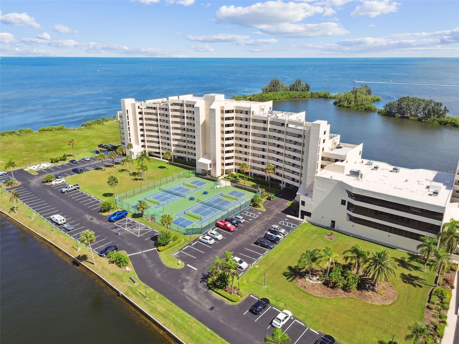 GULF ISLAND BEACH TENNIS - Residential