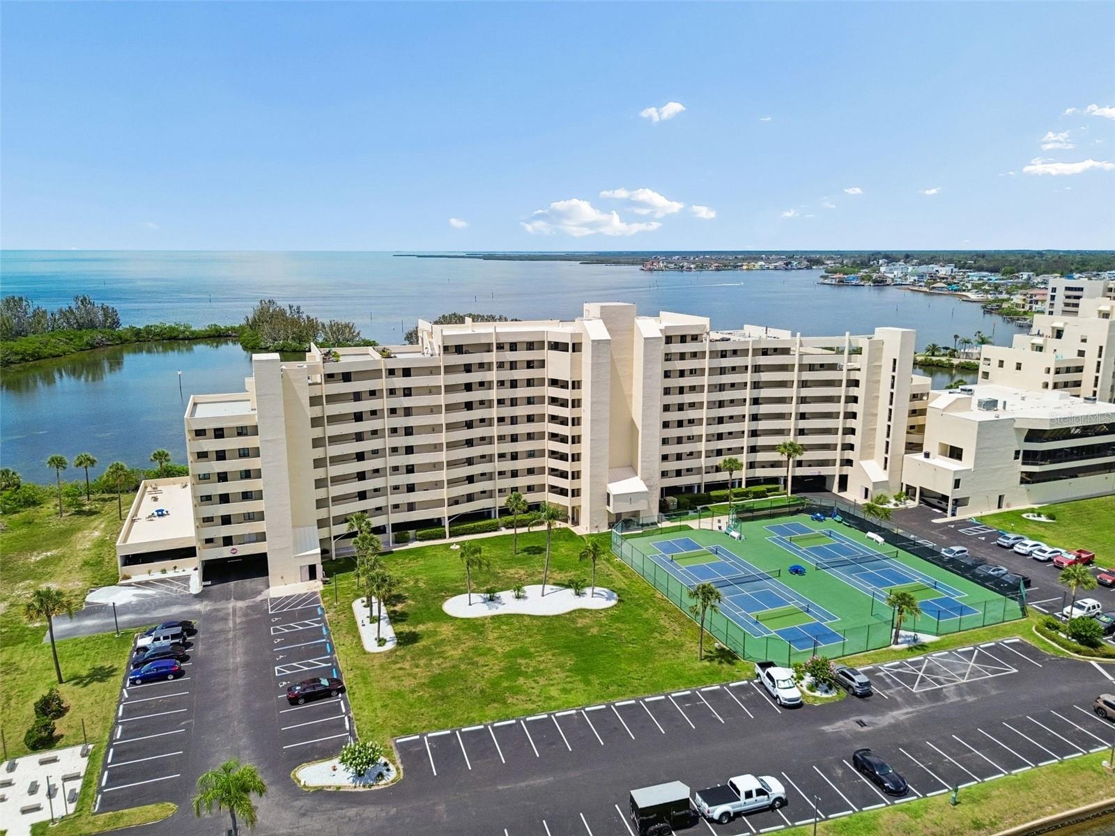 GULF ISLAND BEACH TENNIS - Residential