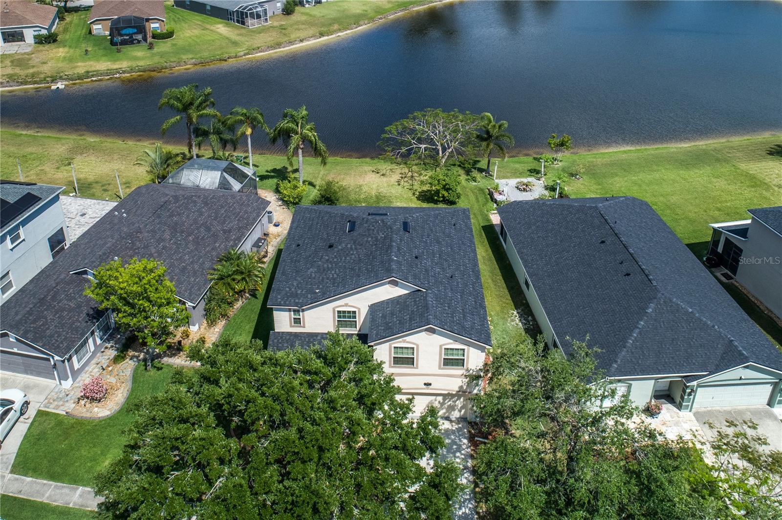 COUNTRY CHASE - Residential