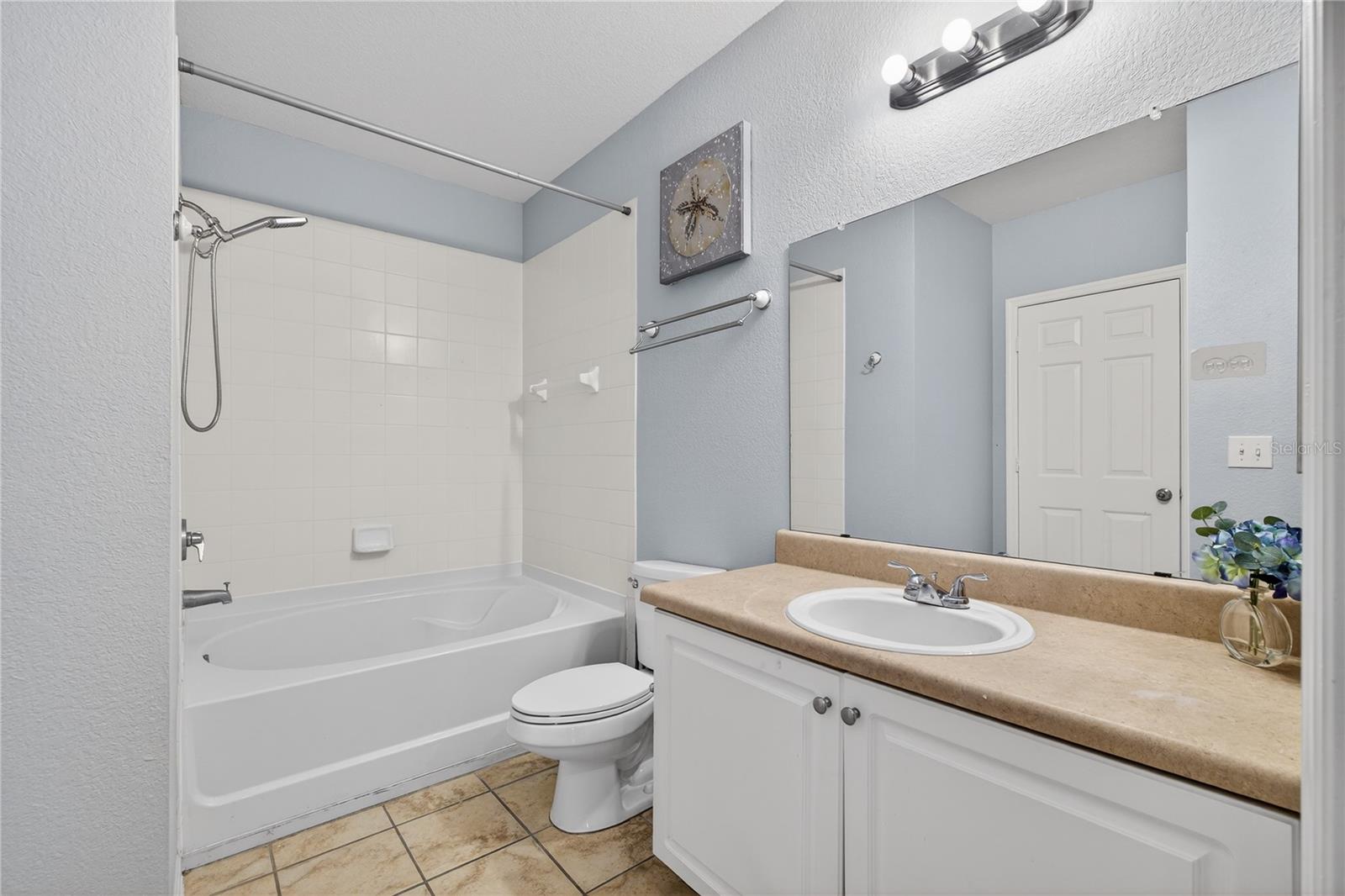 REGISTRY/MICHIGAN PARK CONDO - Residential Lease
