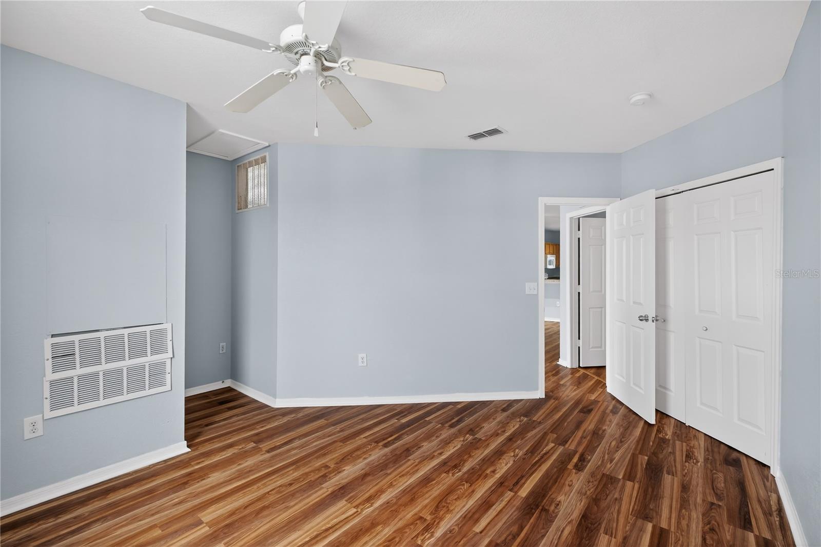 REGISTRY/MICHIGAN PARK CONDO - Residential Lease