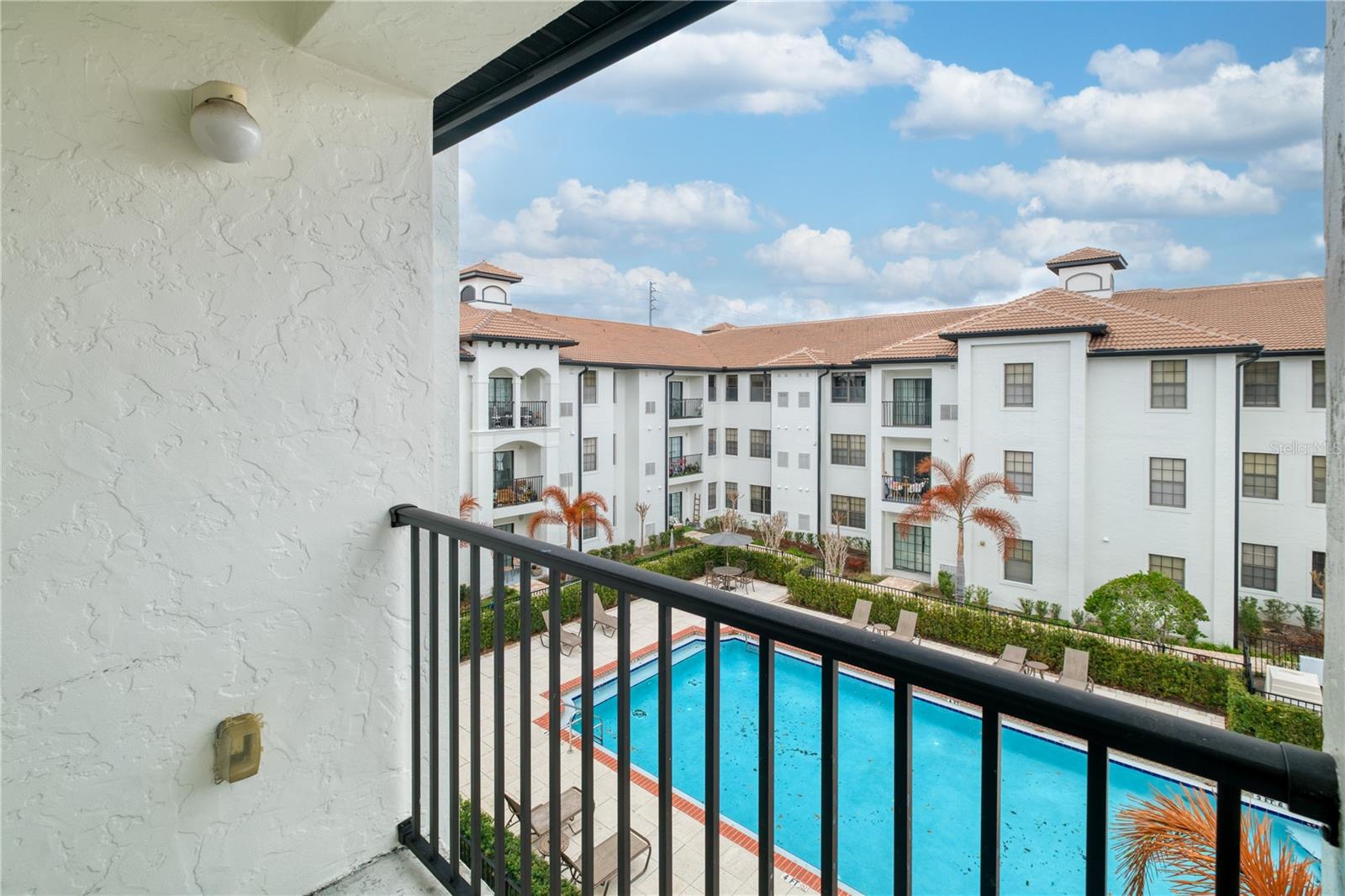 REGISTRY/MICHIGAN PARK CONDO - Residential Lease