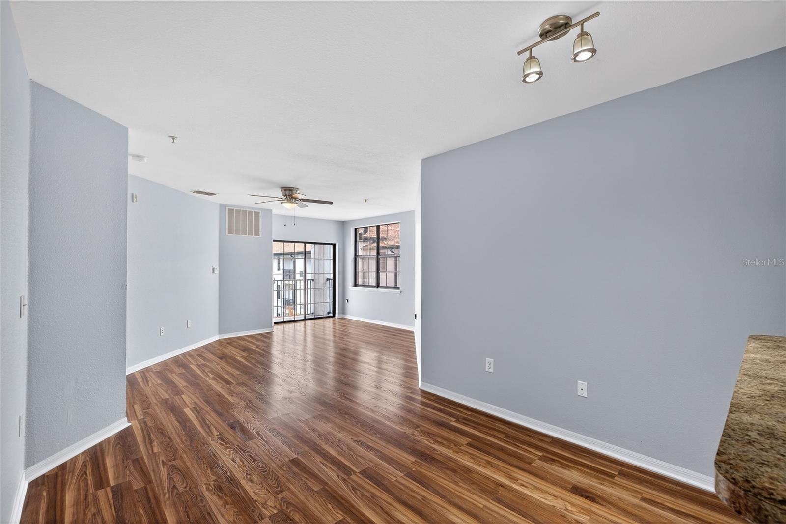 REGISTRY/MICHIGAN PARK CONDO - Residential Lease