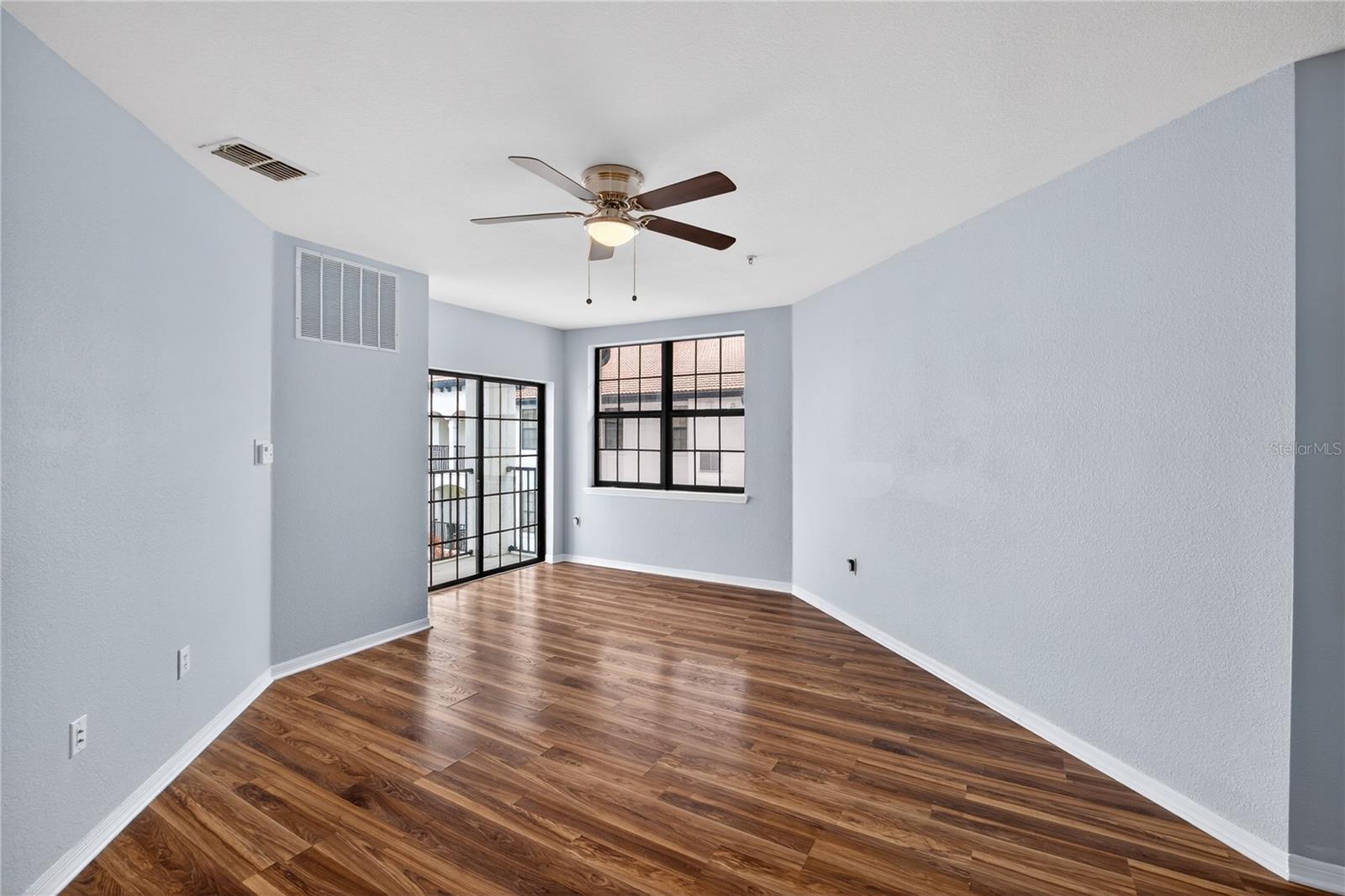 REGISTRY/MICHIGAN PARK CONDO - Residential Lease