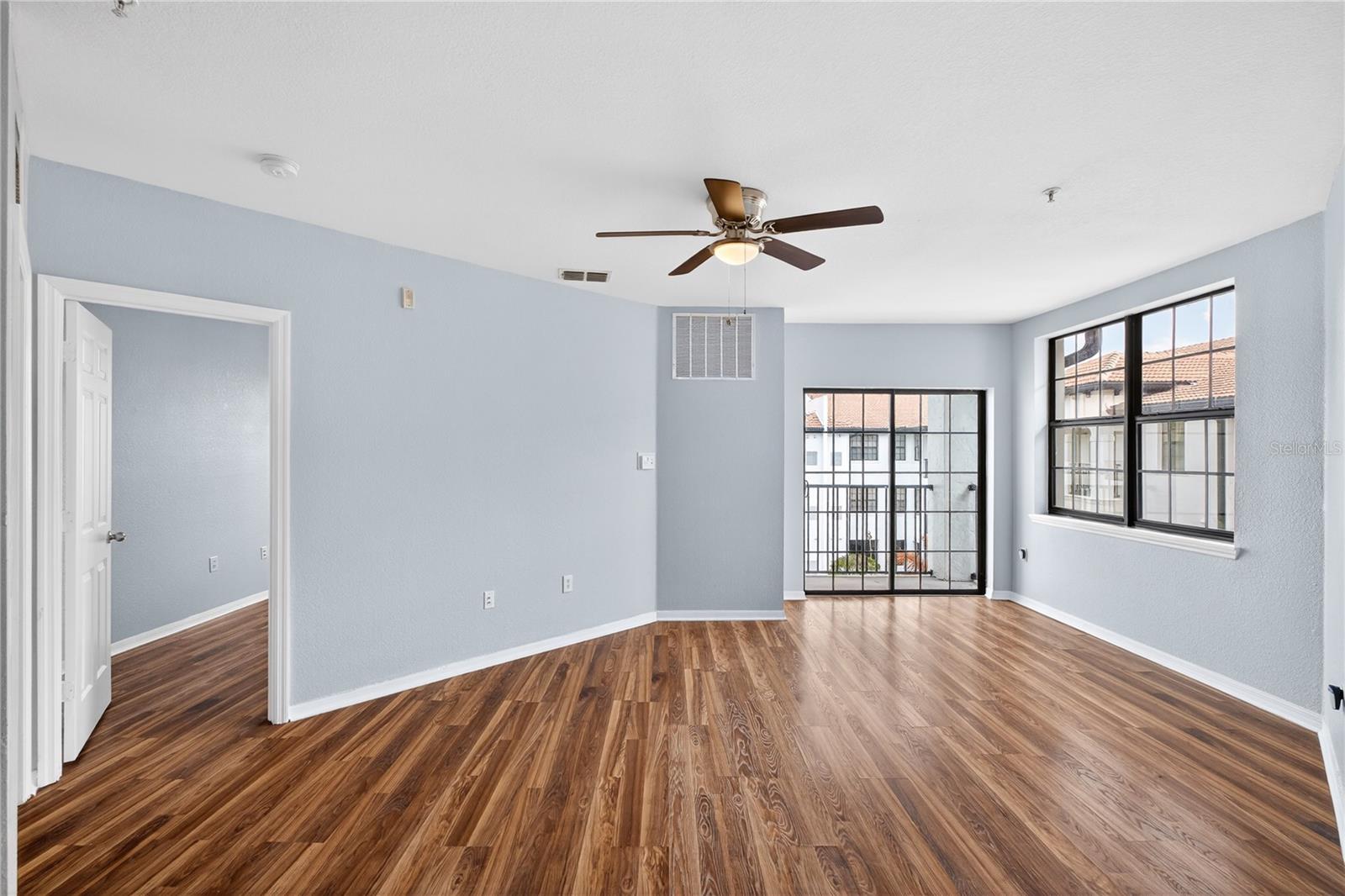 REGISTRY/MICHIGAN PARK CONDO - Residential Lease