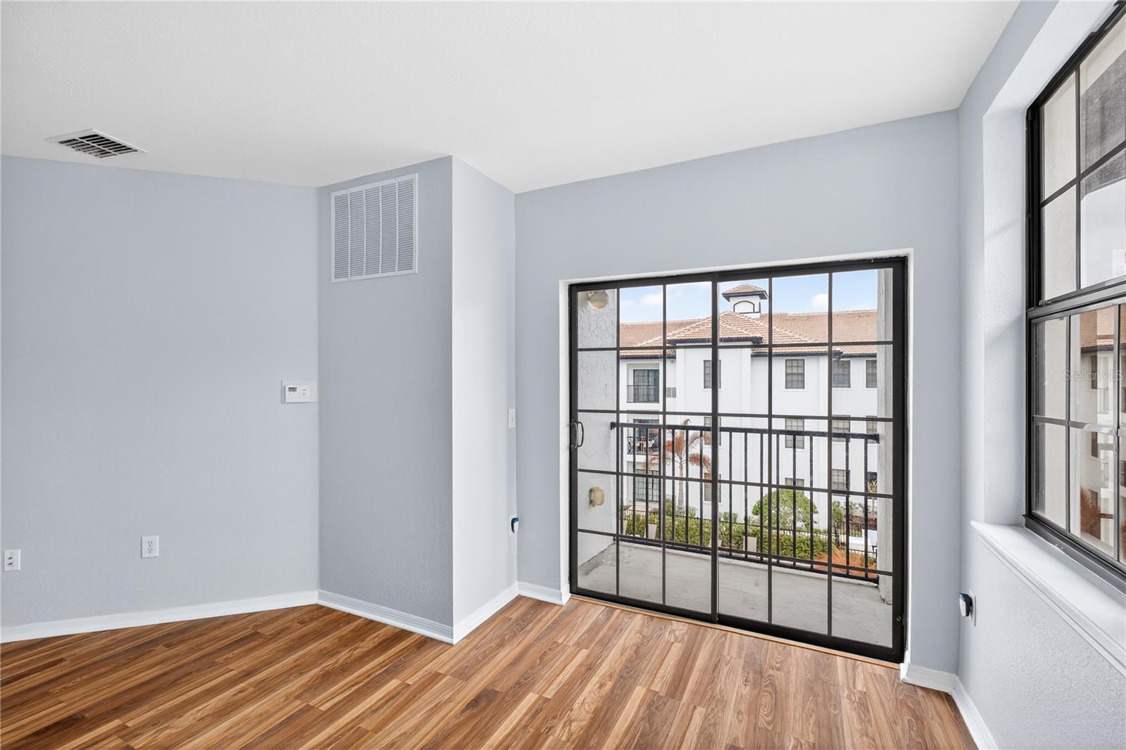 REGISTRY/MICHIGAN PARK CONDO - Residential Lease