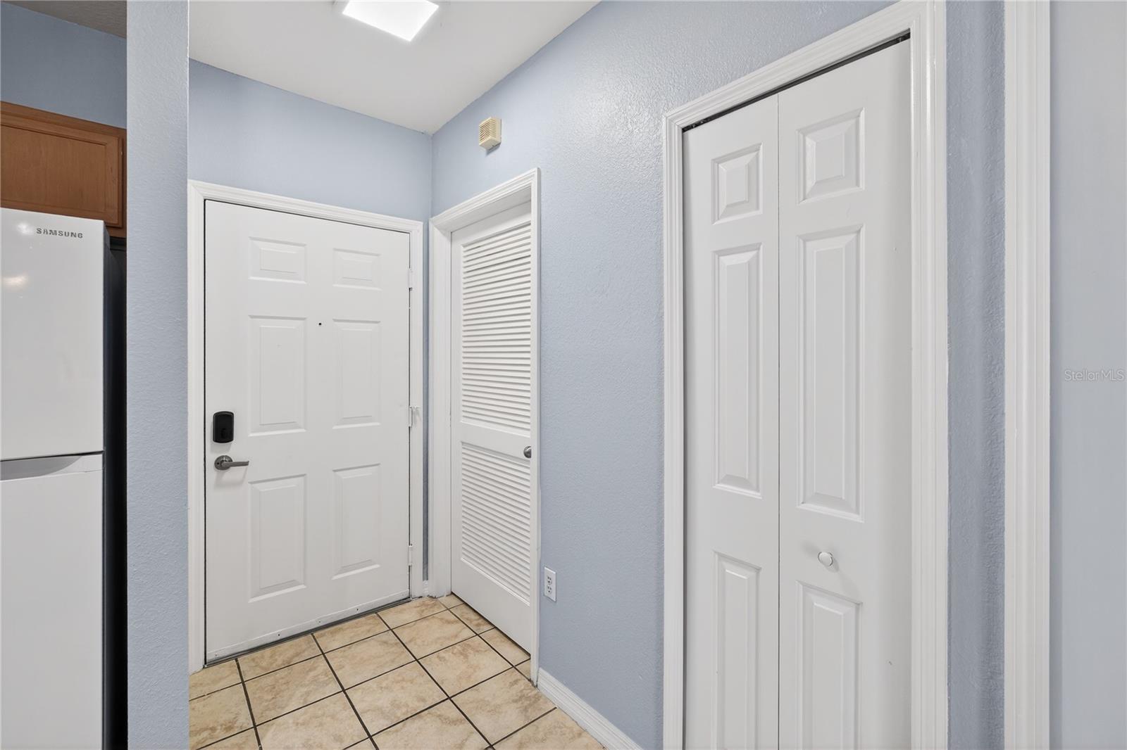 REGISTRY/MICHIGAN PARK CONDO - Residential Lease