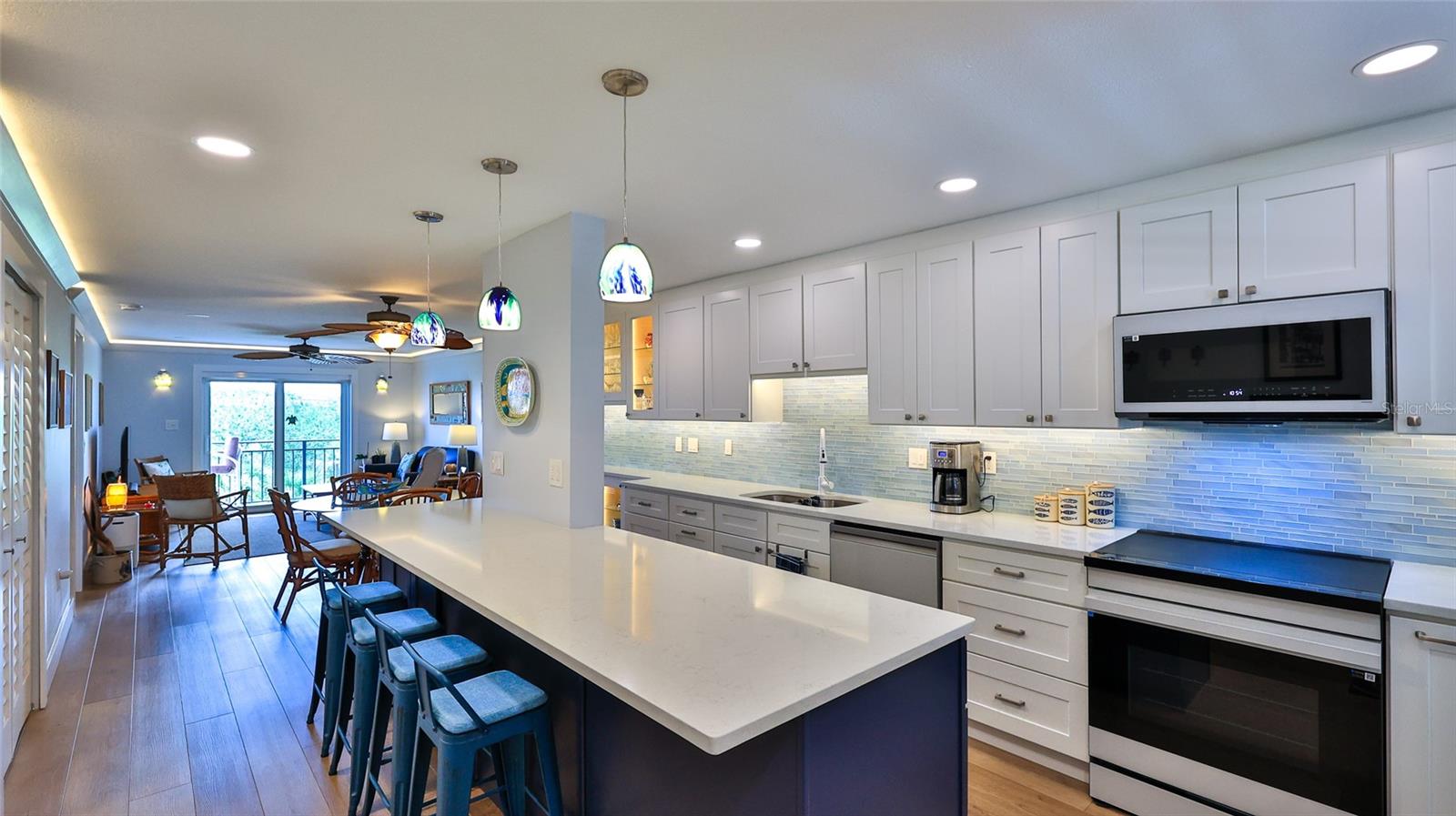 CAPTAINS QUARTERS - Residential