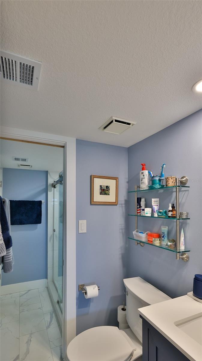 CAPTAINS QUARTERS - Residential
