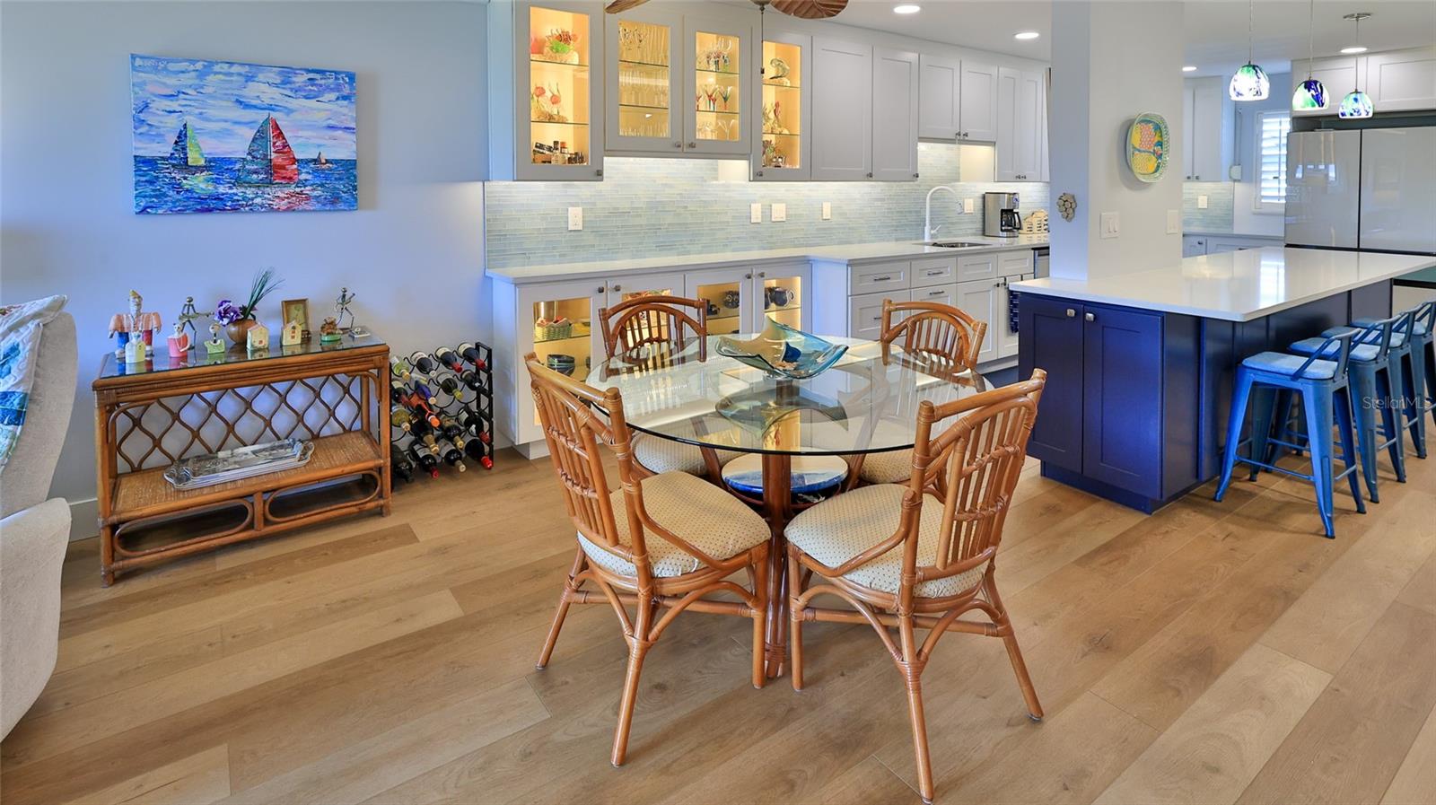 CAPTAINS QUARTERS - Residential