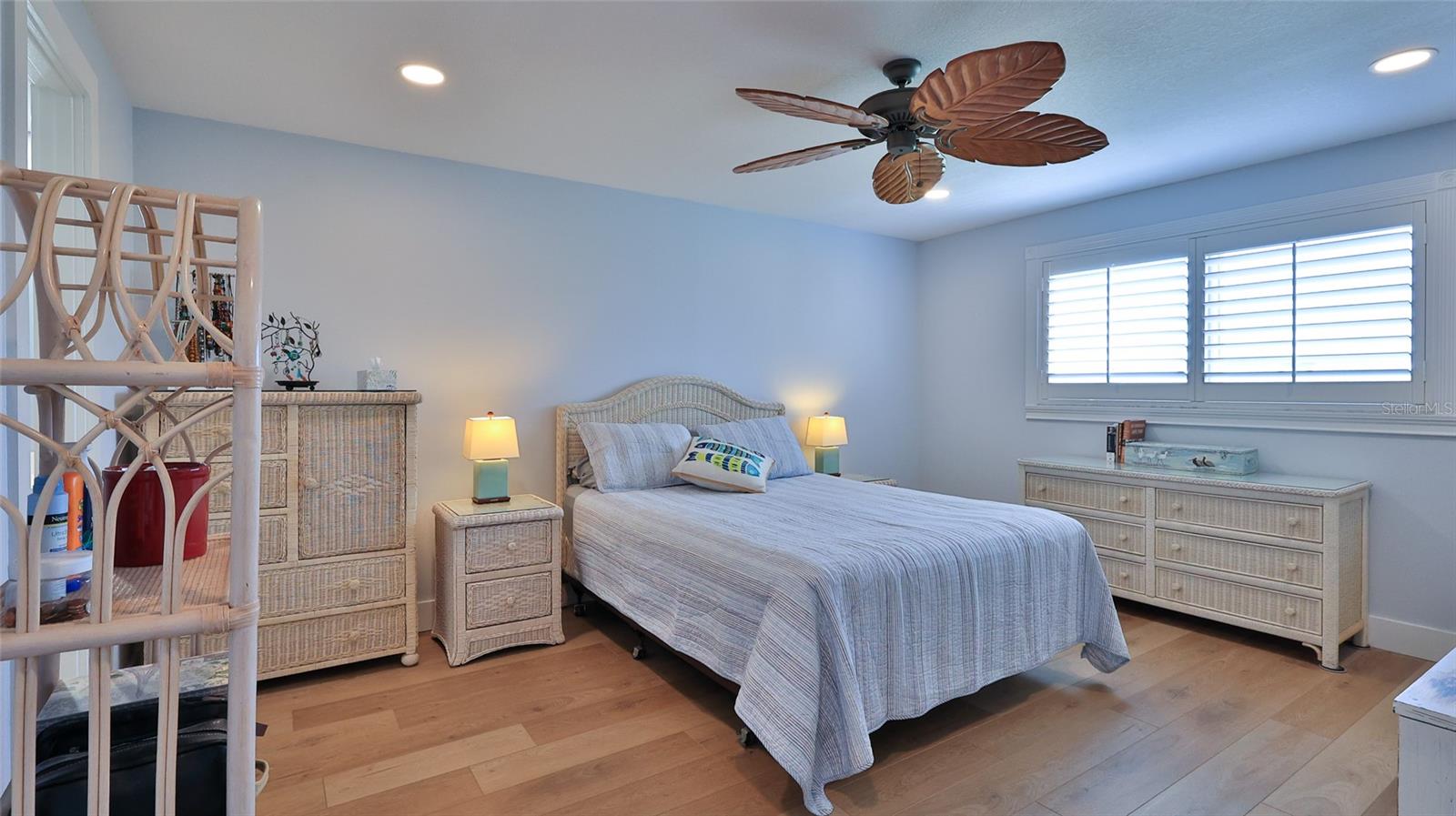 CAPTAINS QUARTERS - Residential
