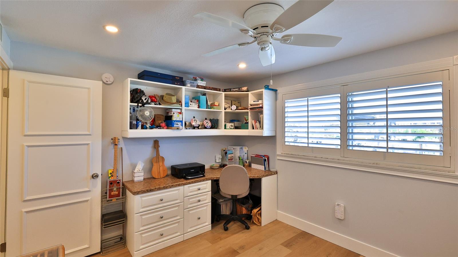 CAPTAINS QUARTERS - Residential