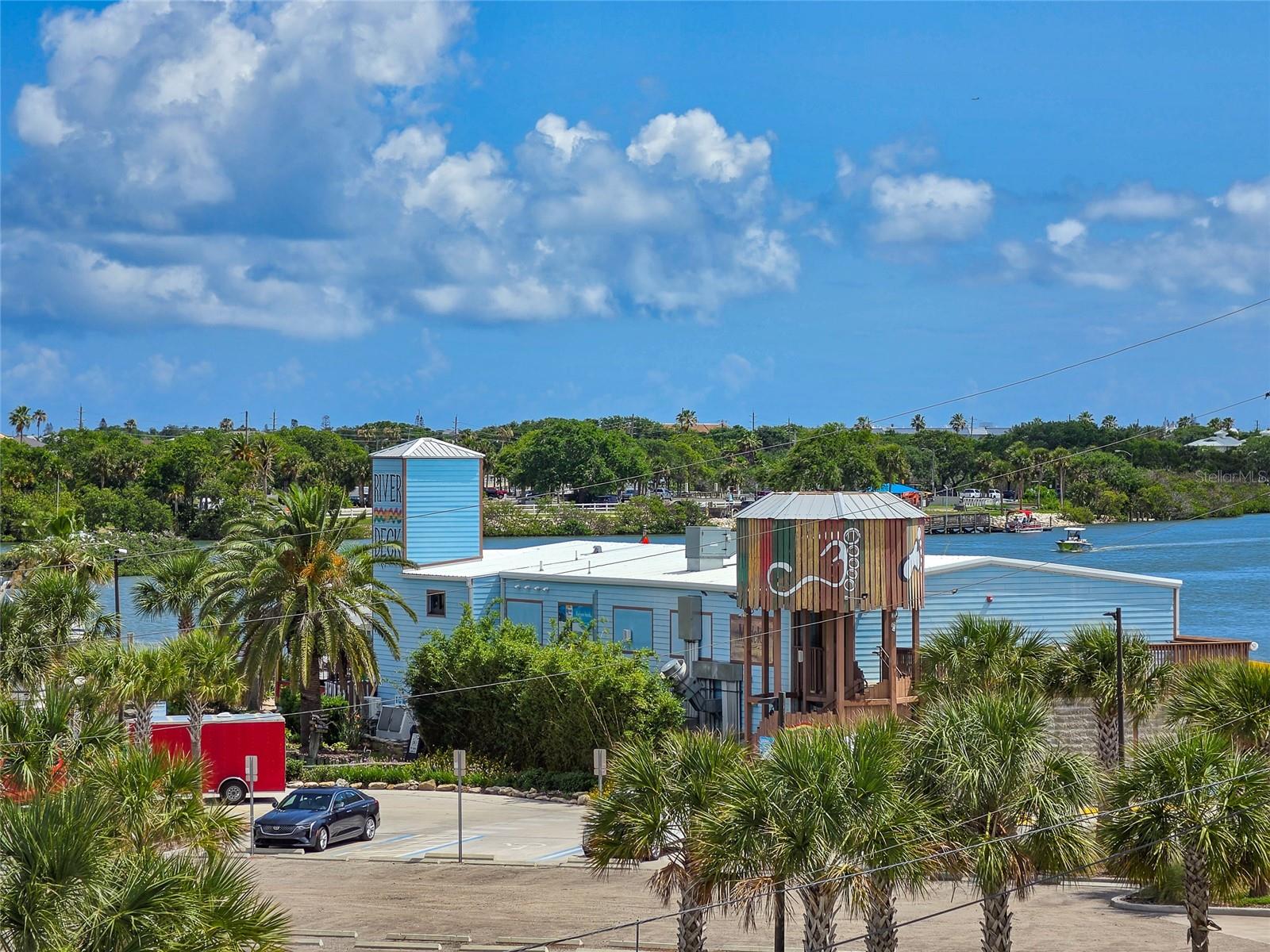 CAPTAINS QUARTERS - Residential