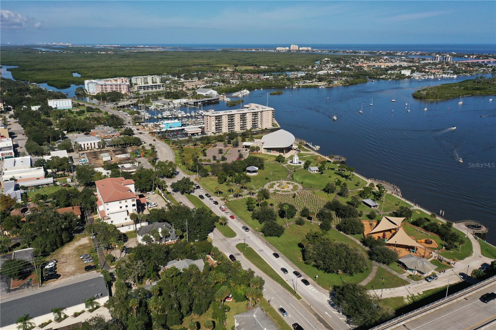 CAPTAINS QUARTERS - Residential