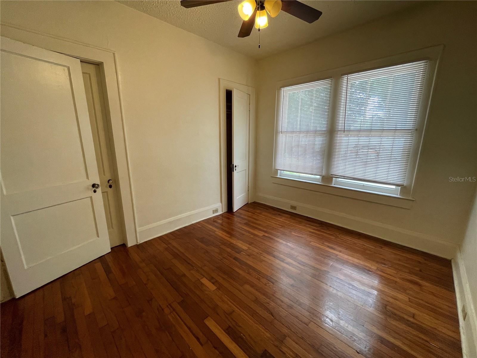 DE LEON PARK - Residential Lease