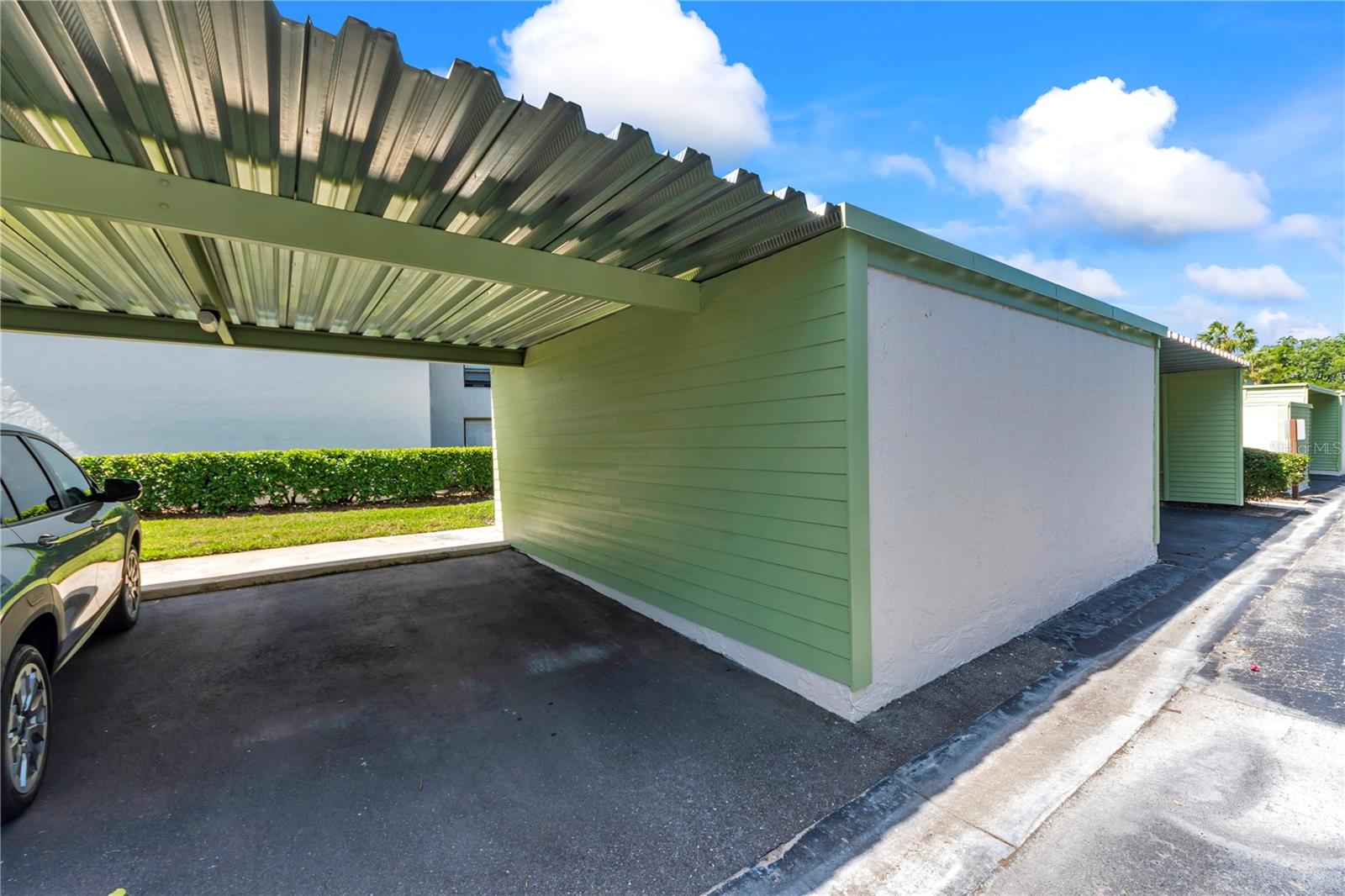 CARROLLWOOD VILLAGE PINE LAKE - Residential Lease