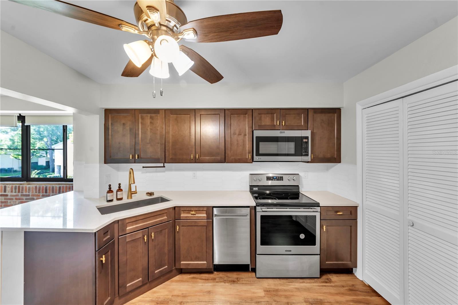 CARROLLWOOD VILLAGE PINE LAKE - Residential Lease