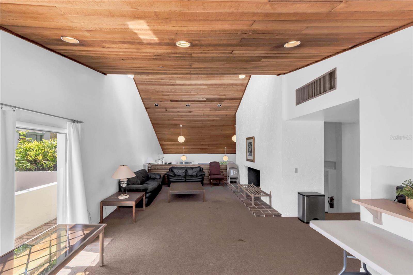 CARROLLWOOD VILLAGE PINE LAKE - Residential Lease