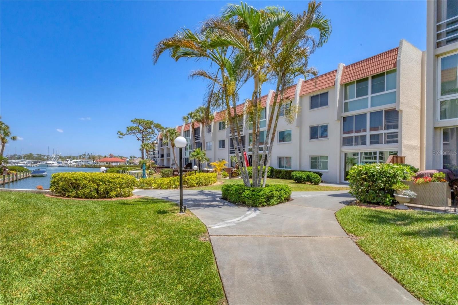BELLA COSTA II - Residential