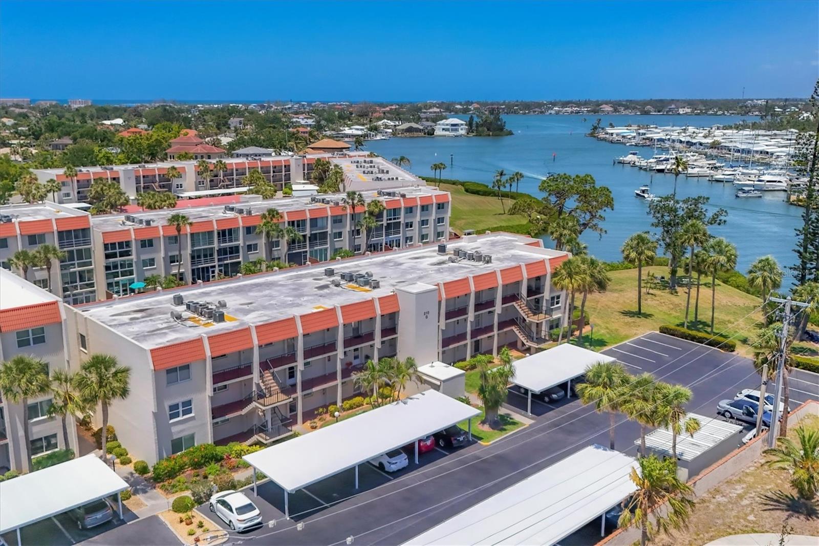 BELLA COSTA II - Residential