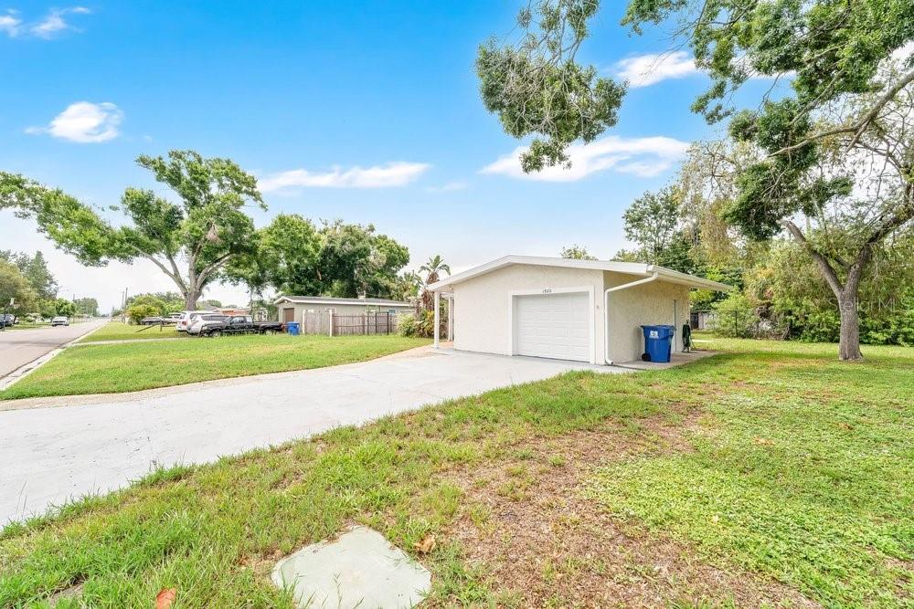 MEADOW LAWN 14TH ADD - Residential