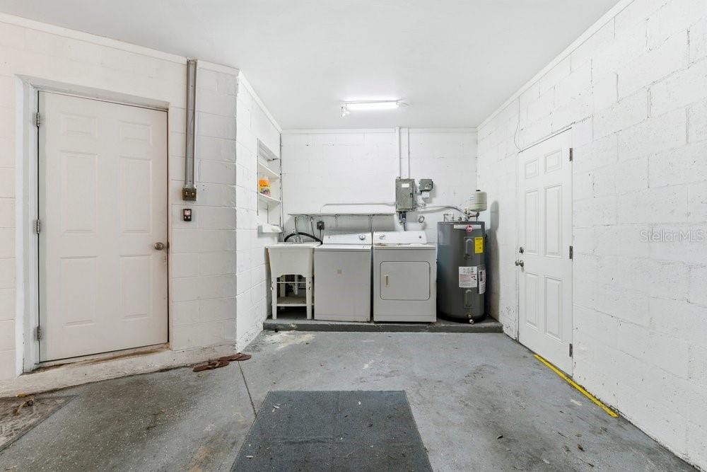 MEADOW LAWN 14TH ADD - Residential