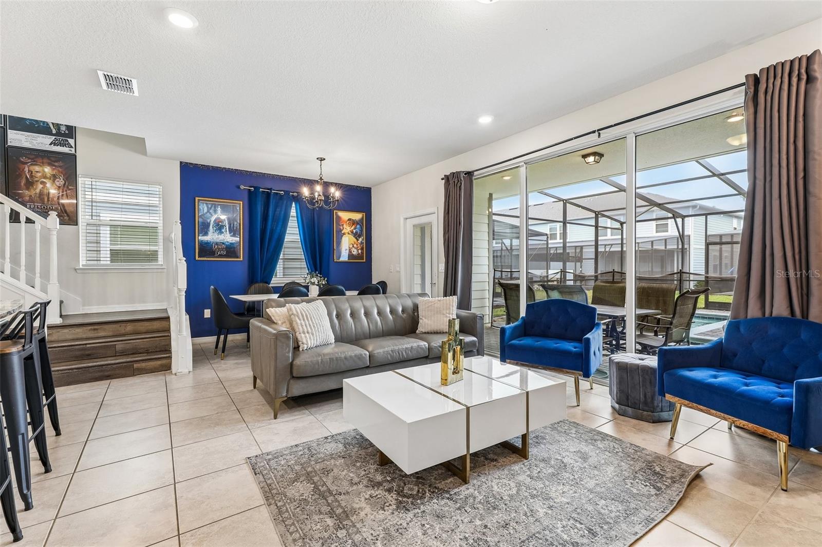 WINDSOR ISLAND RESIDENCE PH 26 - Residential