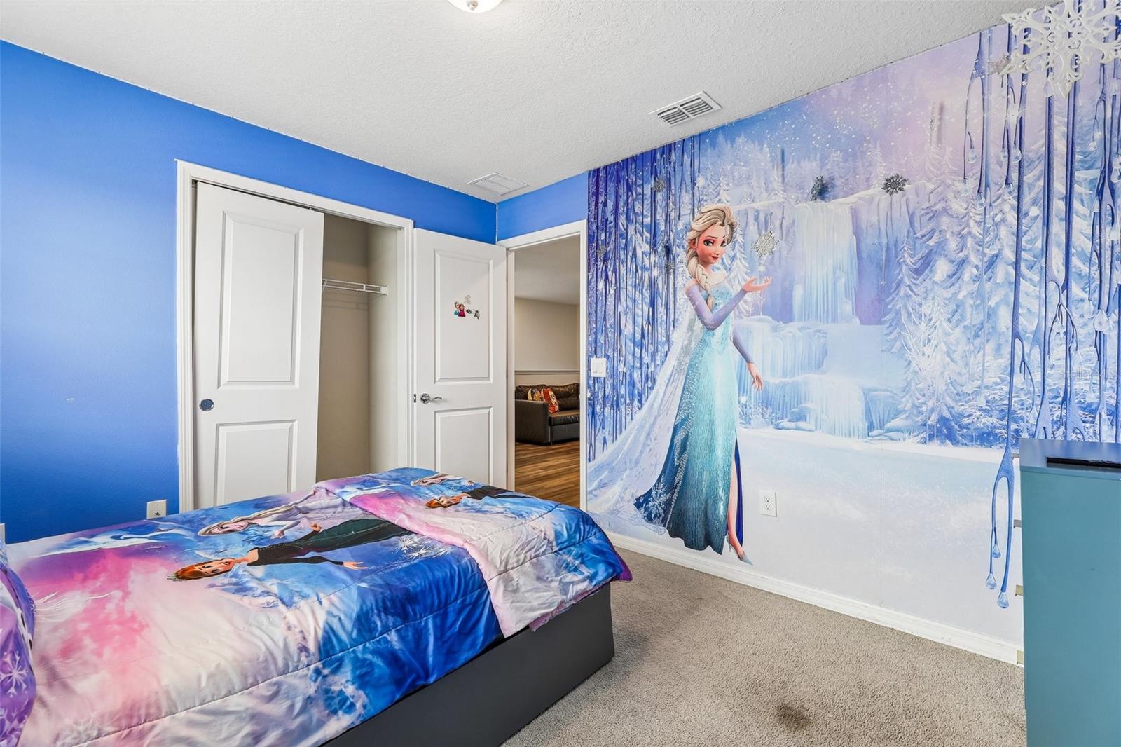 WINDSOR ISLAND RESIDENCE PH 26 - Residential