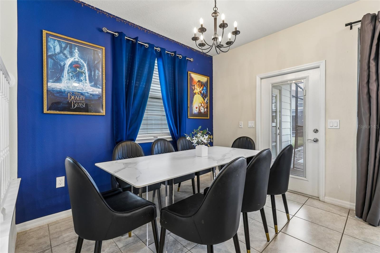 WINDSOR ISLAND RESIDENCE PH 26 - Residential