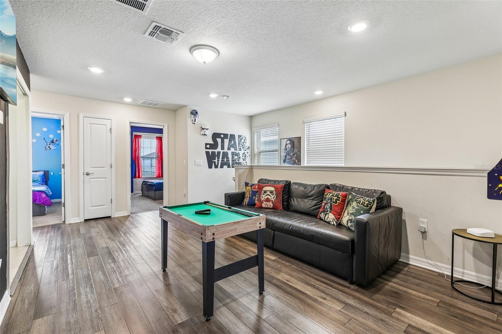 WINDSOR ISLAND RESIDENCE PH 26 - Residential